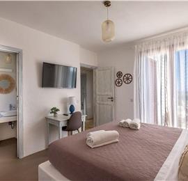 4 bedroom villa with infinity pool, Alcamo, sleeps 6-8